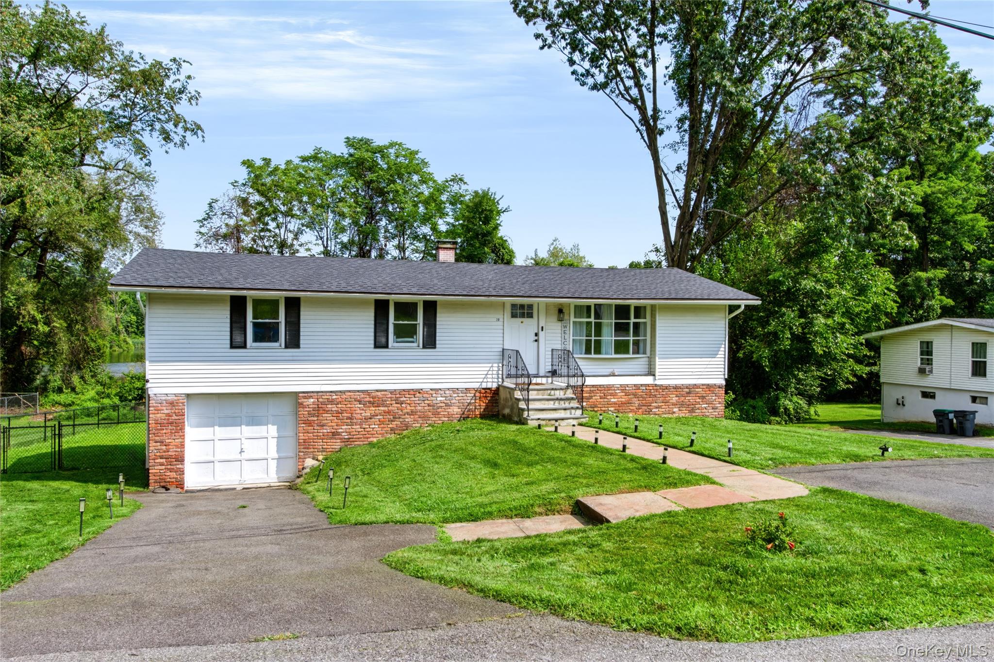 20 Seneca Lane — photo