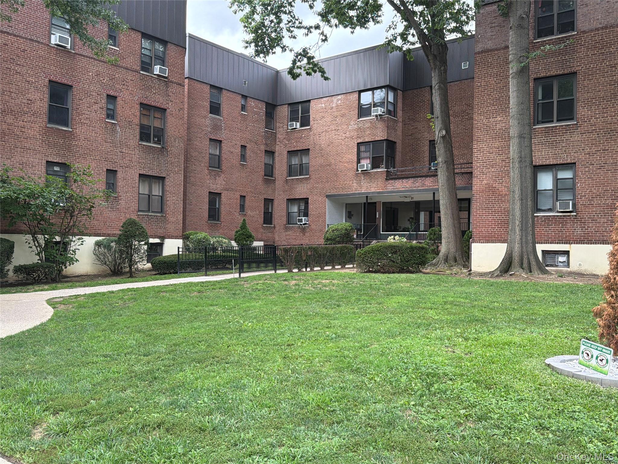 21 Schenck Avenue 2Ac — photo