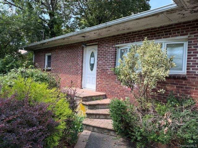34 Raymond Court — photo