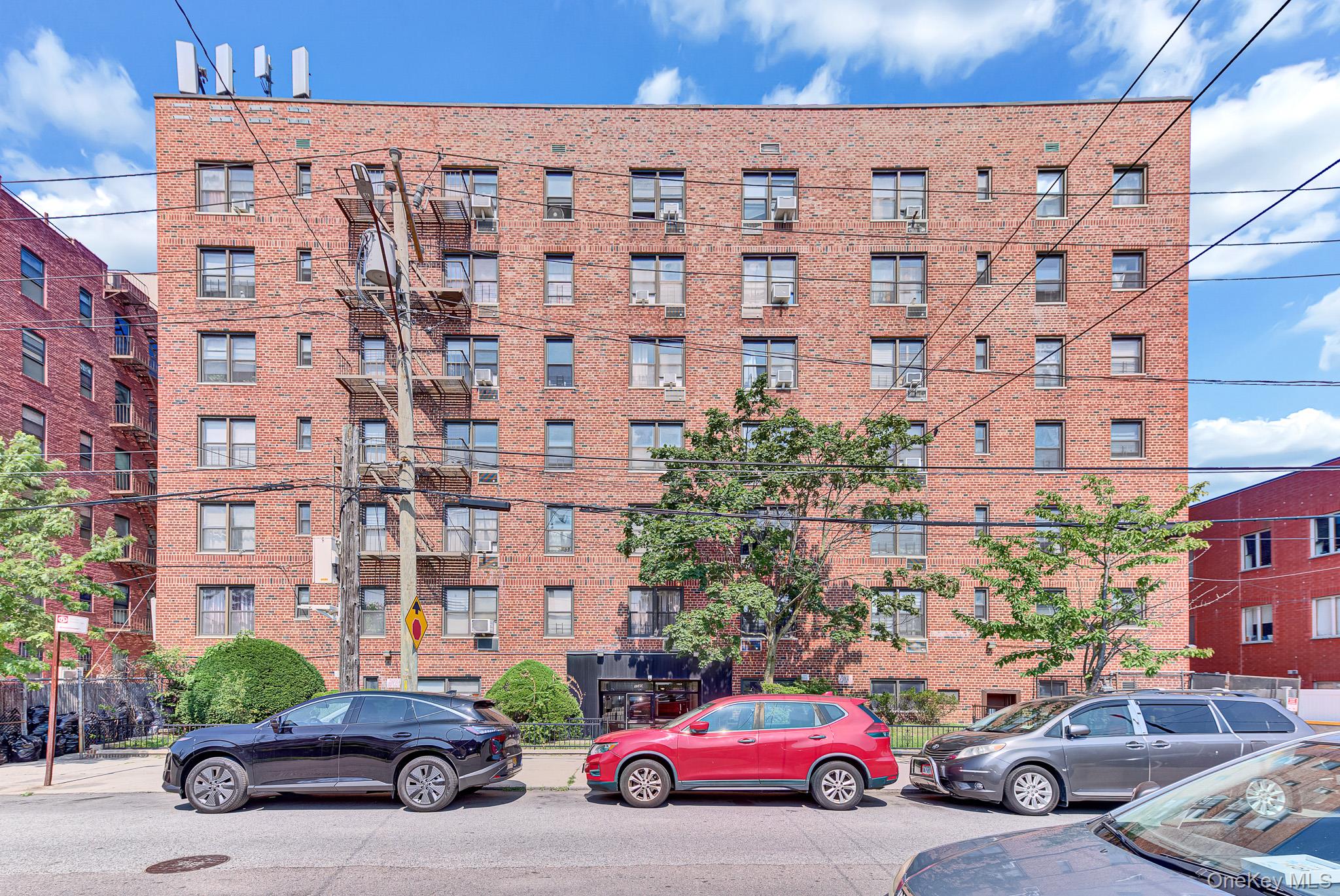 1040 Neilson Street 3B3 — photo