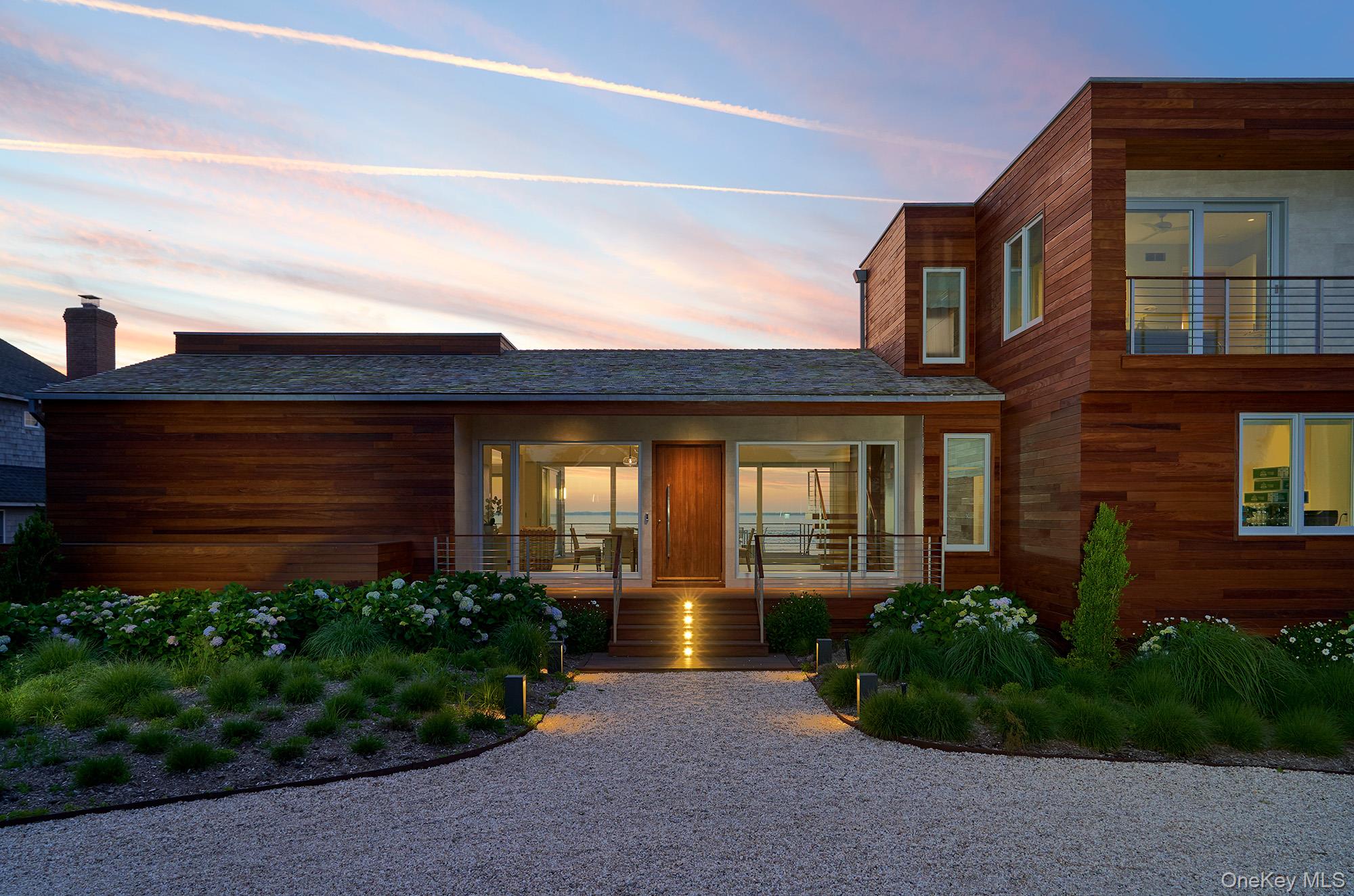 14 Peconic Crescent — photo