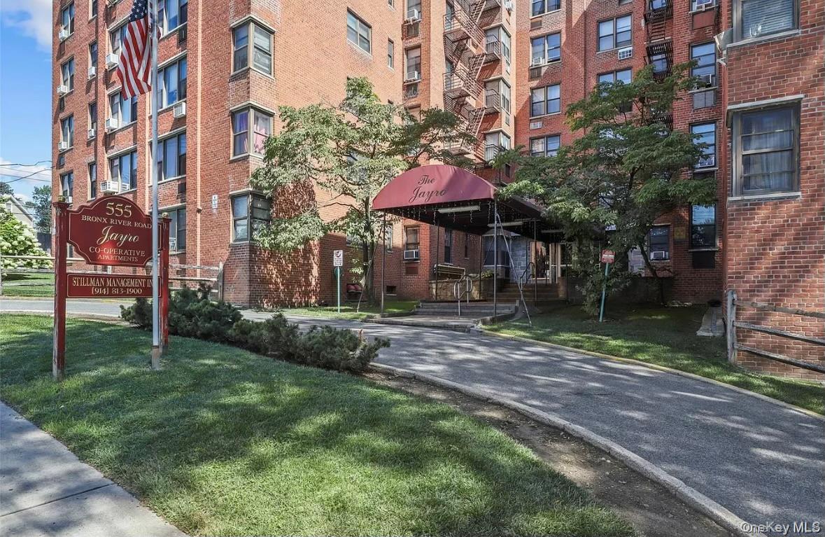 555 Bronx River Road 1K — photo