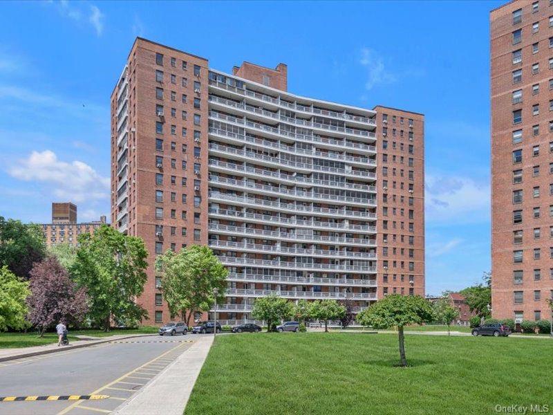 61-25 98th Street 10J — photo