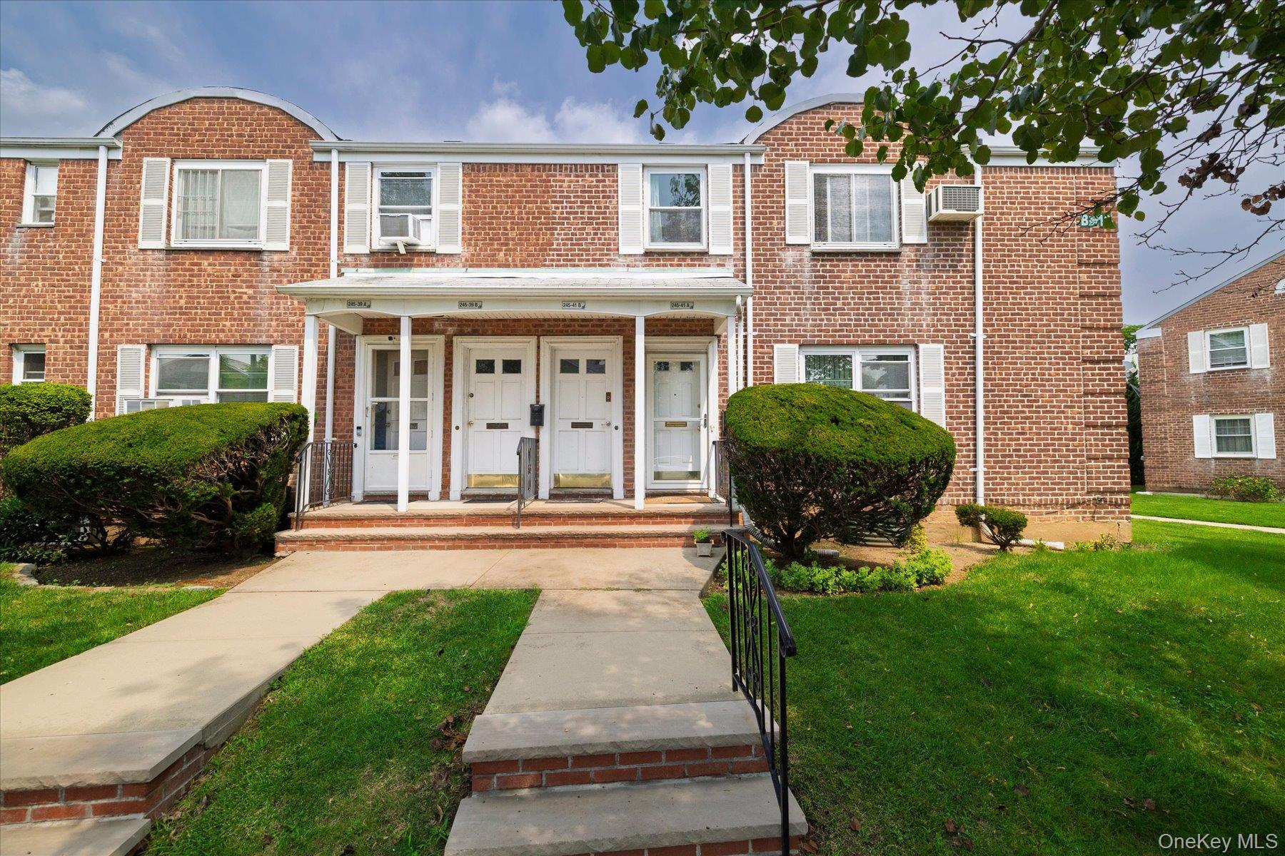 245-41B 77th Crescent 2nd Fl — photo