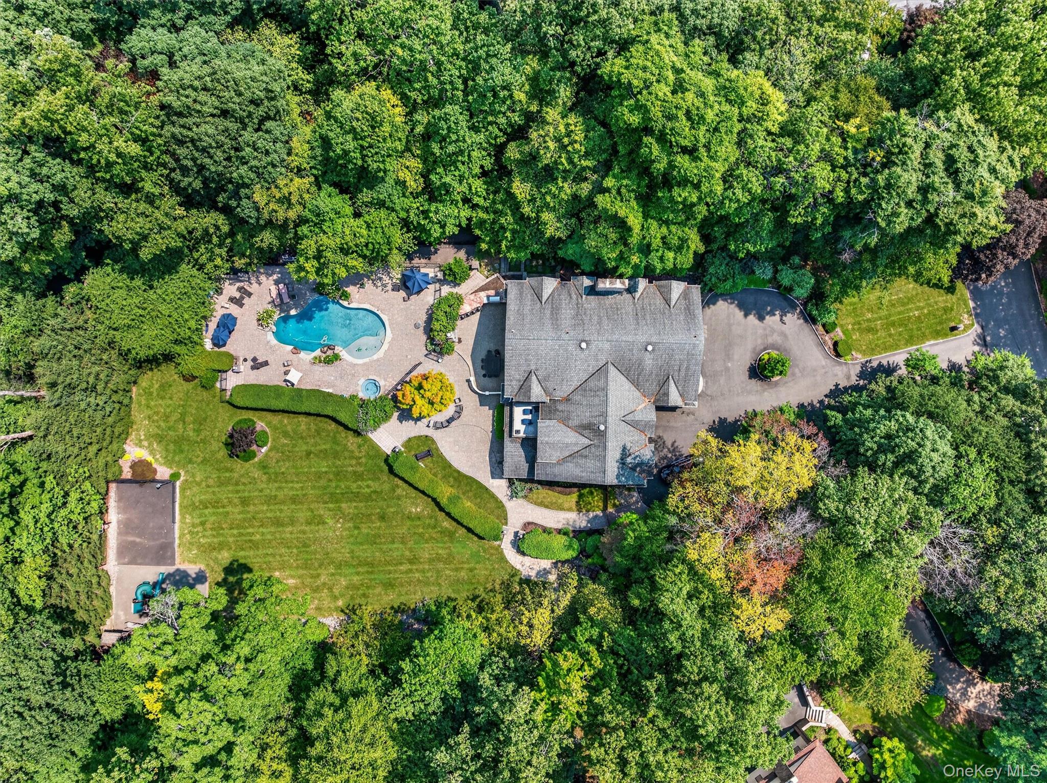 12 Rollingwood Drive — photo