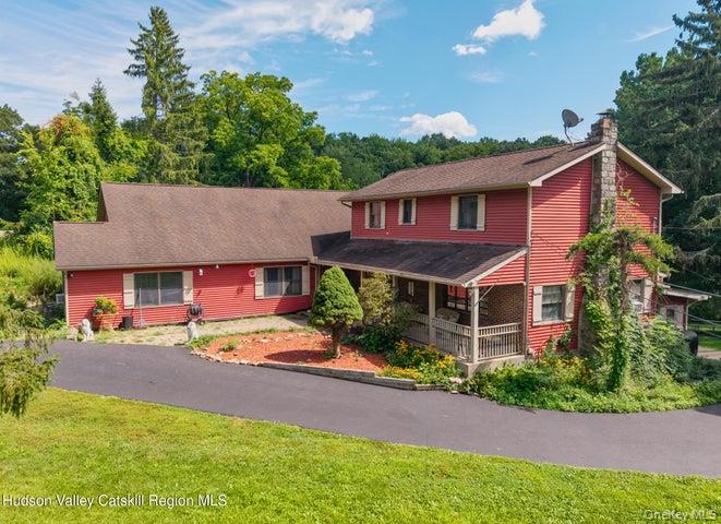 97 Leslie Road — photo
