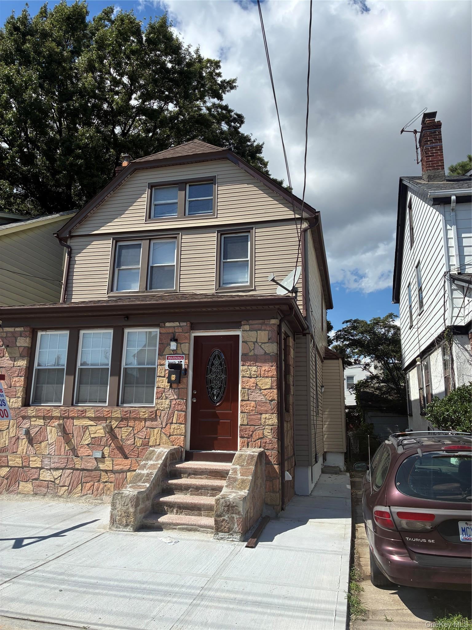 205-15 111th Ave — photo