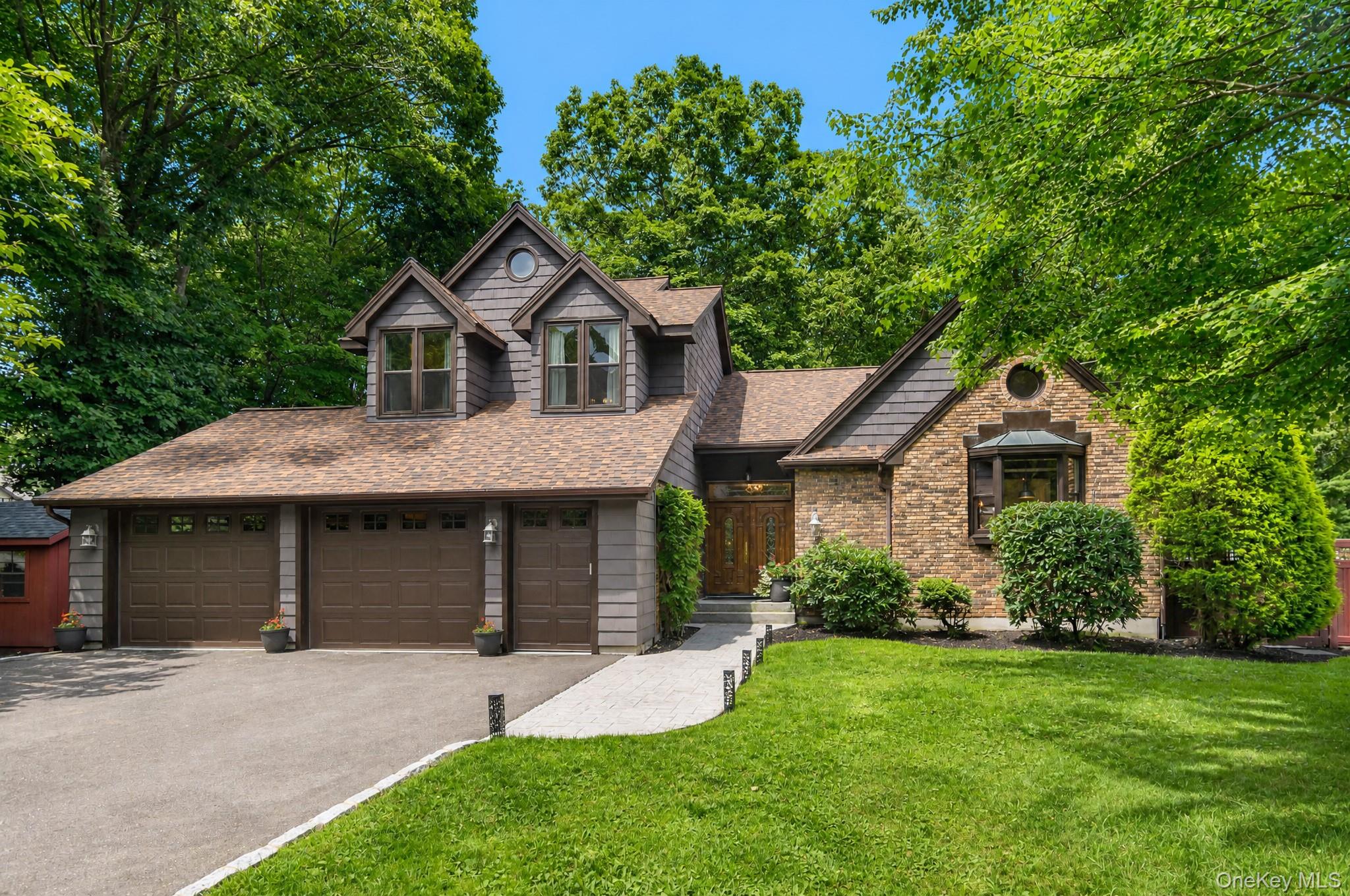 11 Coach Hill Drive Danbury, CT — photo