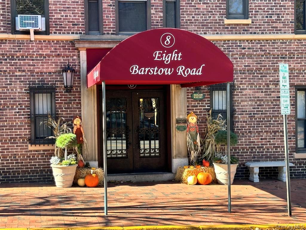 8 Barstow Road 6K — photo