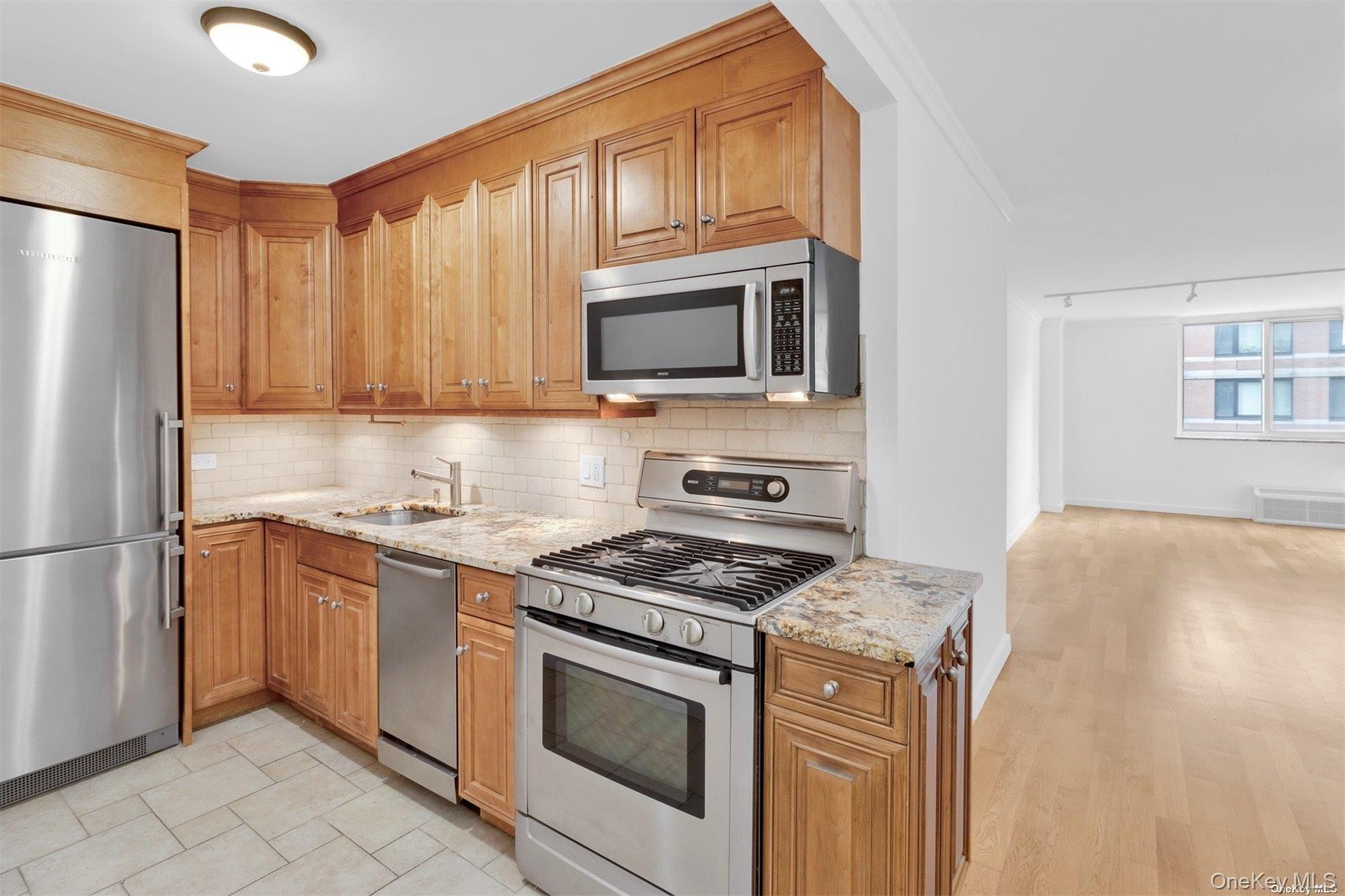 345 E 93rd Street 4K — photo
