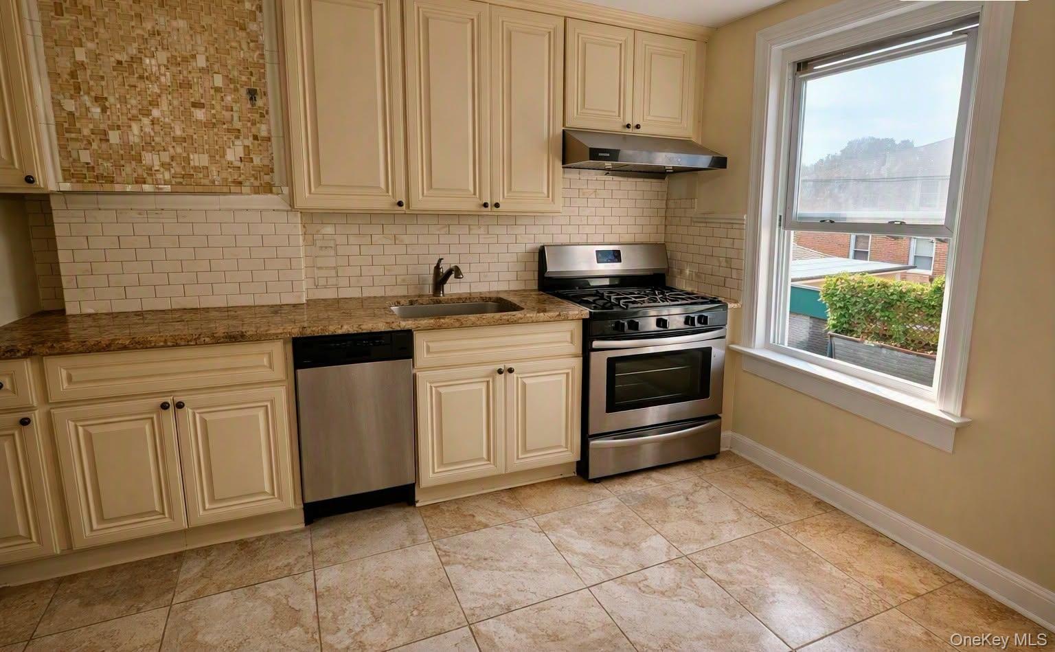 6807 59th Drive — photo