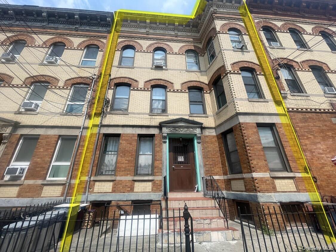 1881 Putnam Avenue — photo