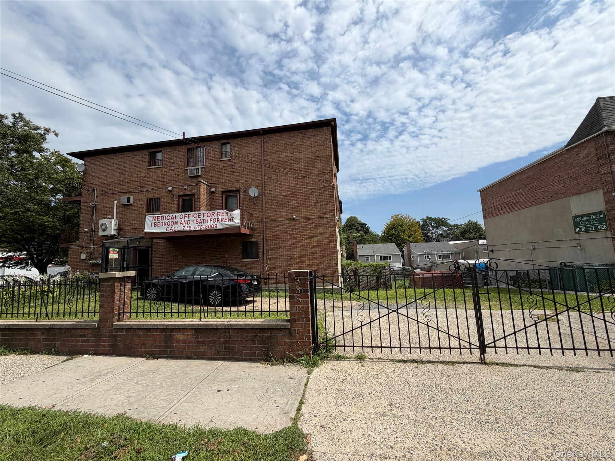 3380 Baychester Avenue — photo