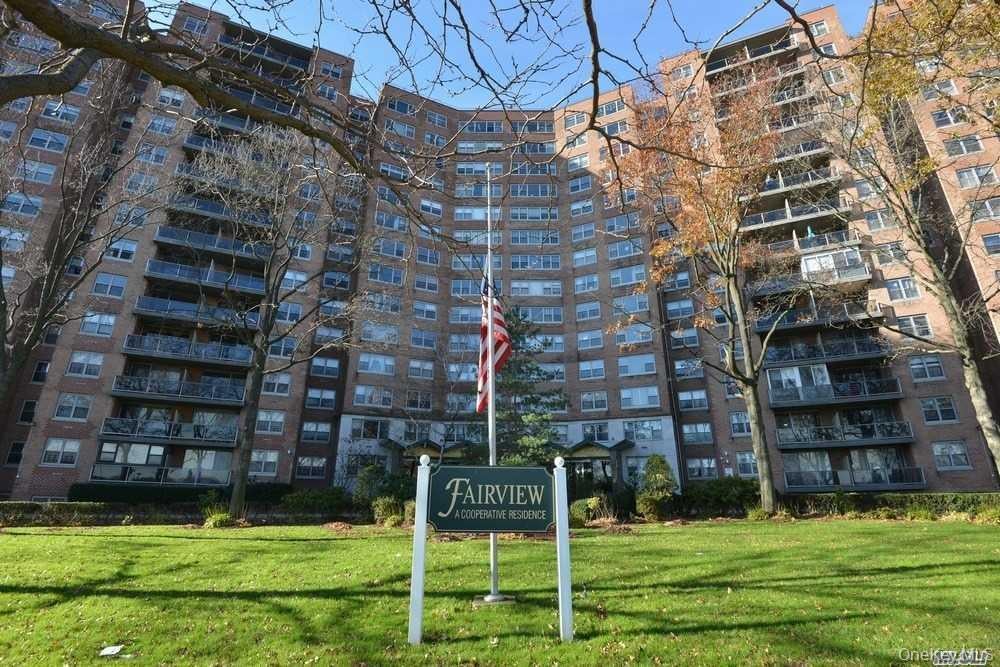 61-20 Grand Central Parkway a 1002 — photo