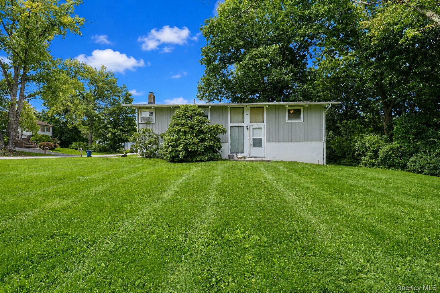 11 Laurie Lane — photo