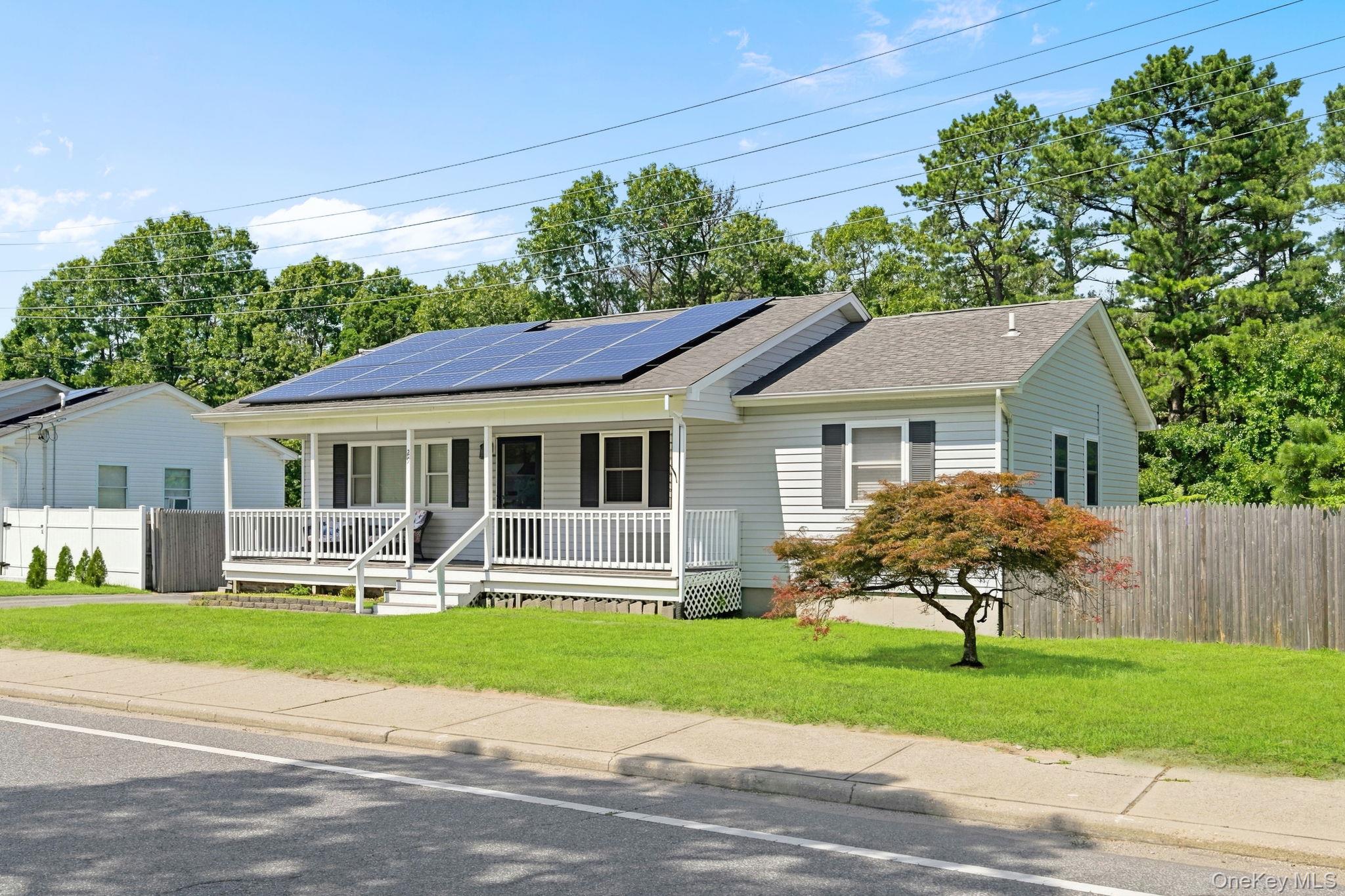 29 Moriches Middle Island Road — photo