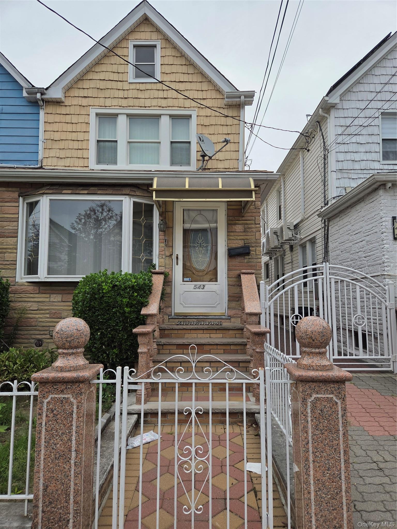 543 E 38th Street — photo
