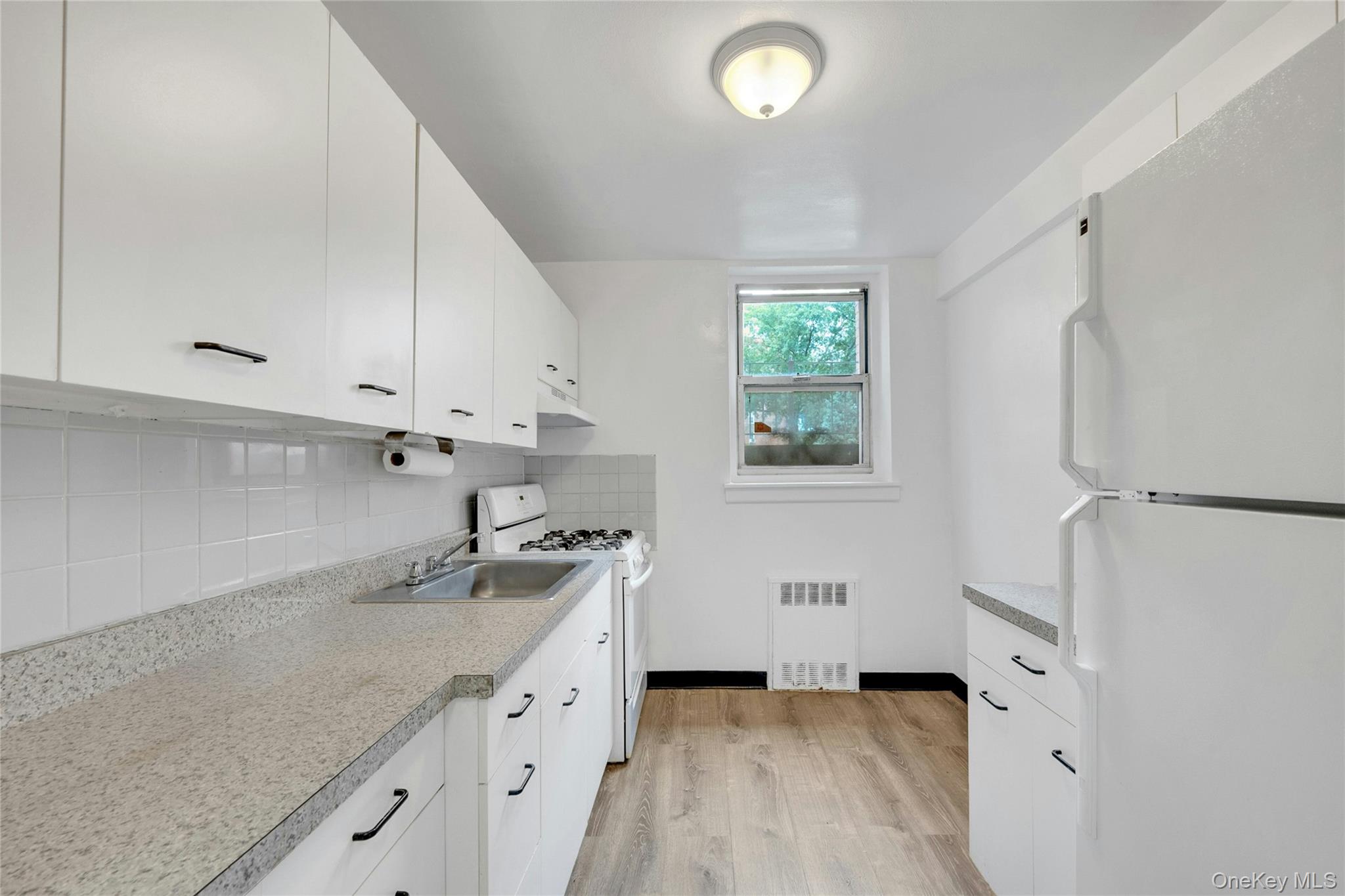 5610 Netherland Avenue 1G — photo