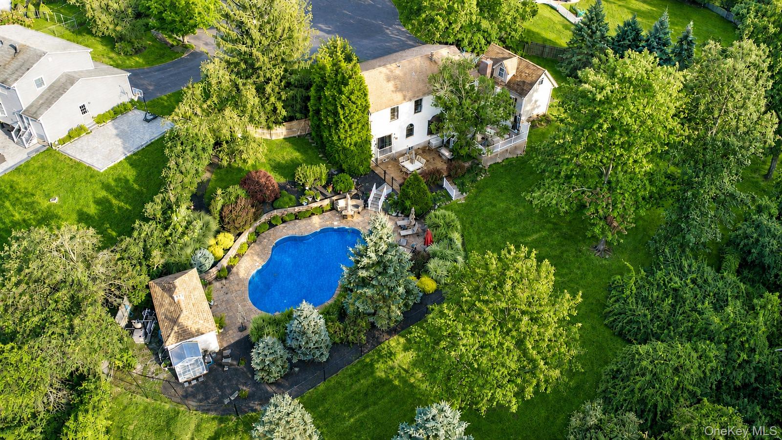 112 Mercury Court — photo