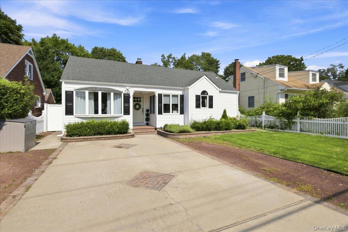 51 Dawson Avenue — photo