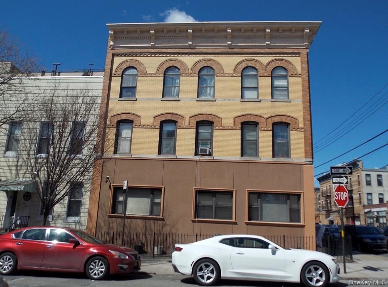 690 Fairview Ave 1B — photo