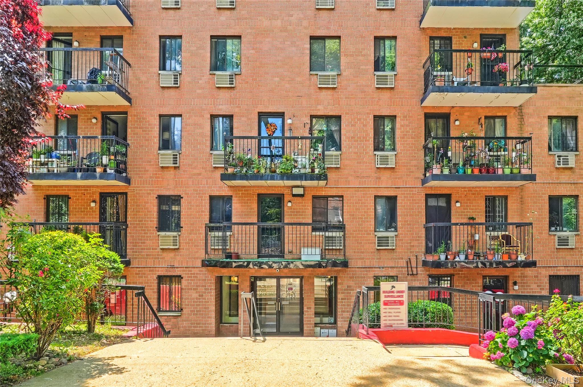 180-16 Wexford Terrace 1C — photo