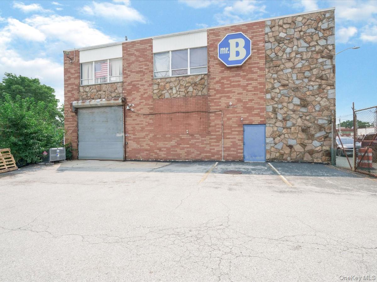 200 E Sunrise Highway — photo