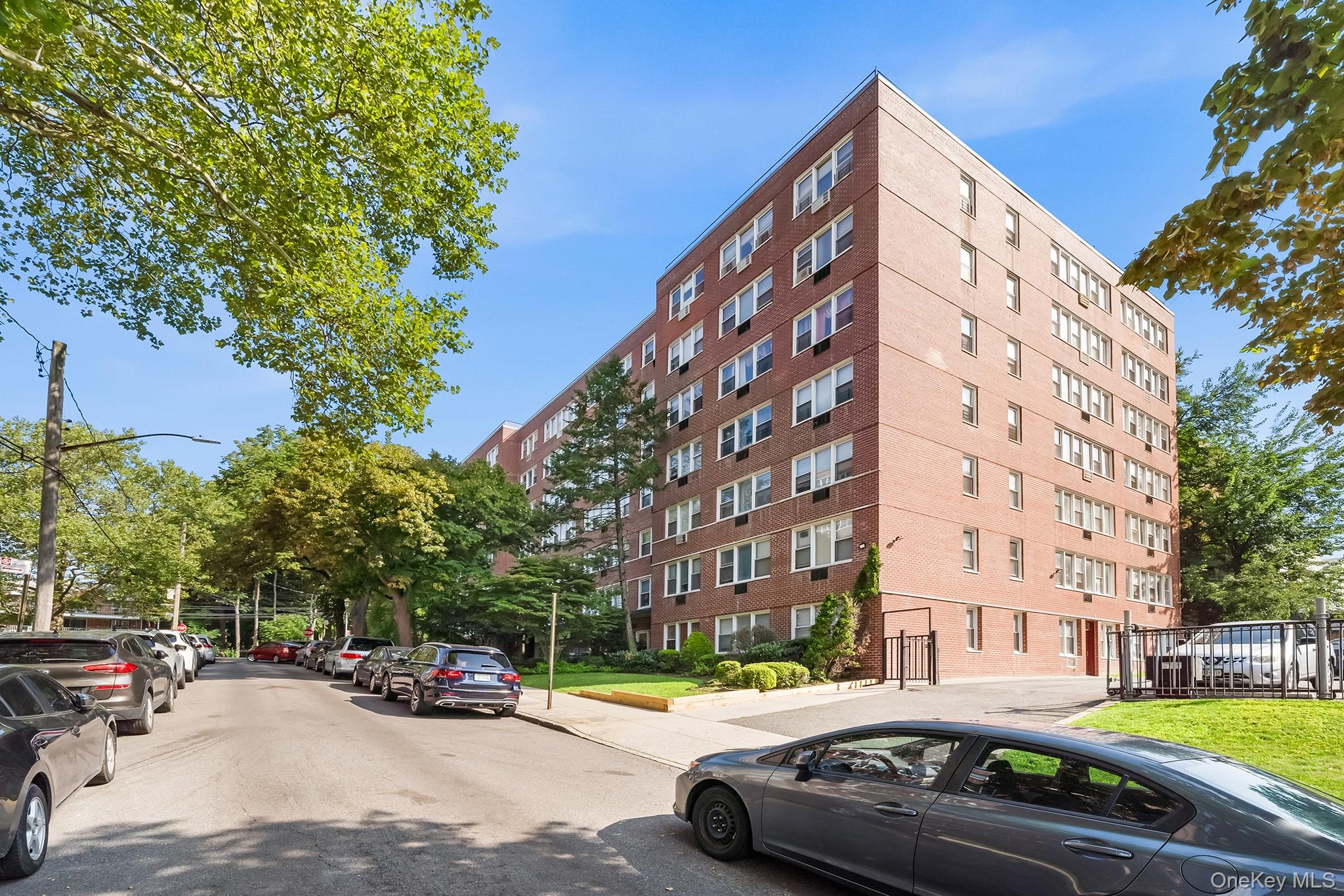 87-15 165th Street 5E — photo