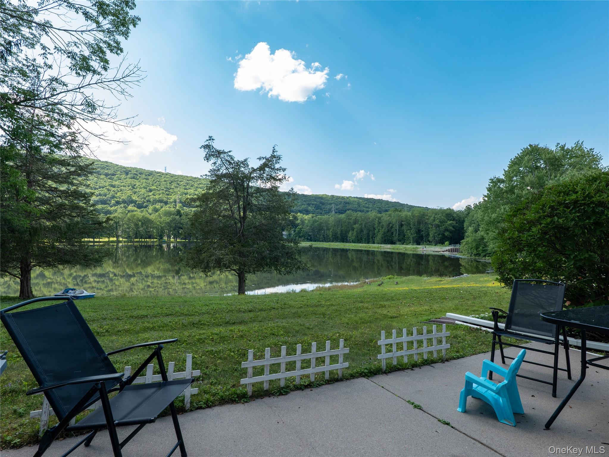 402 Mountain Laurel Drive — photo