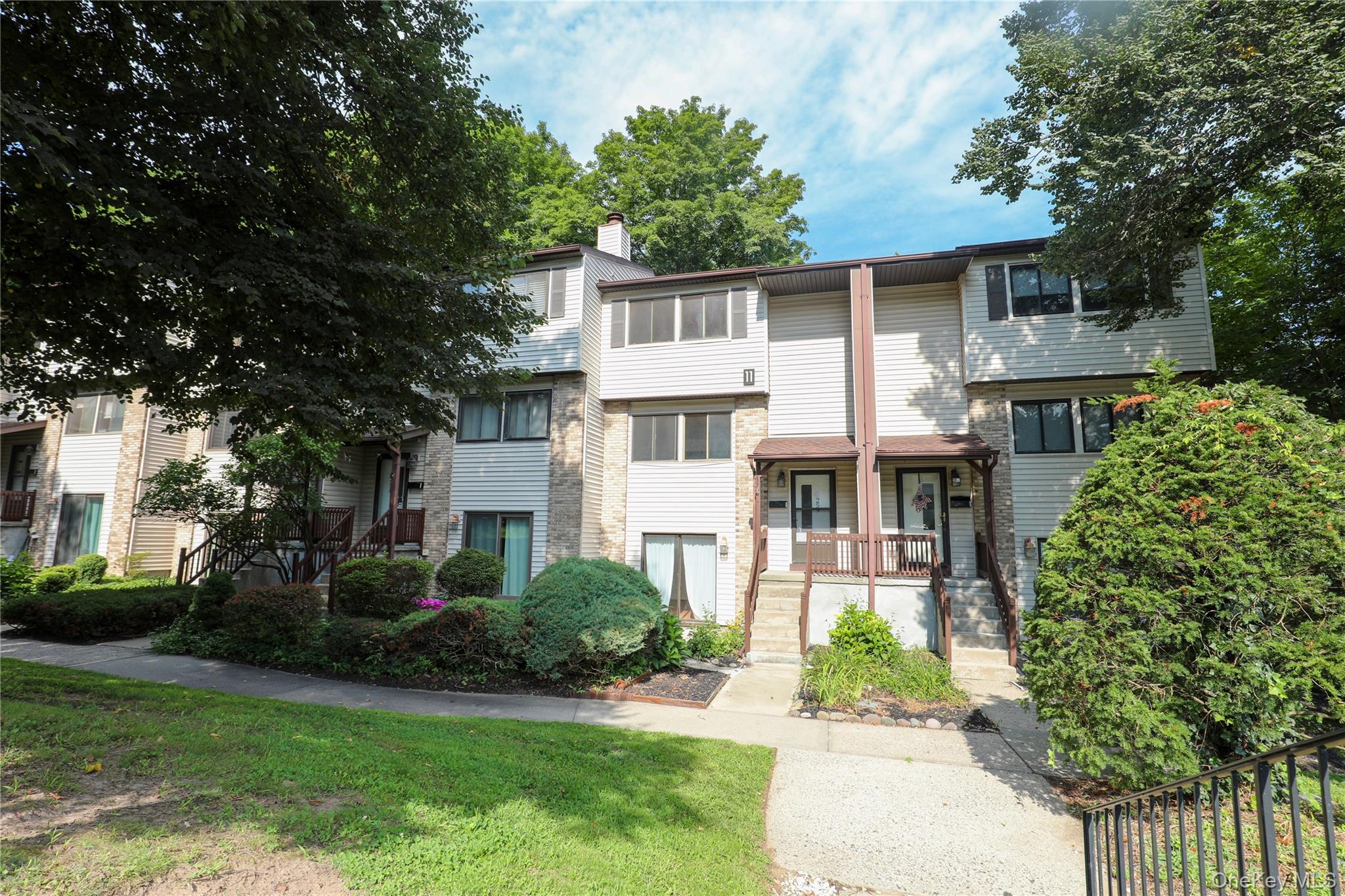 259 Village Court — photo