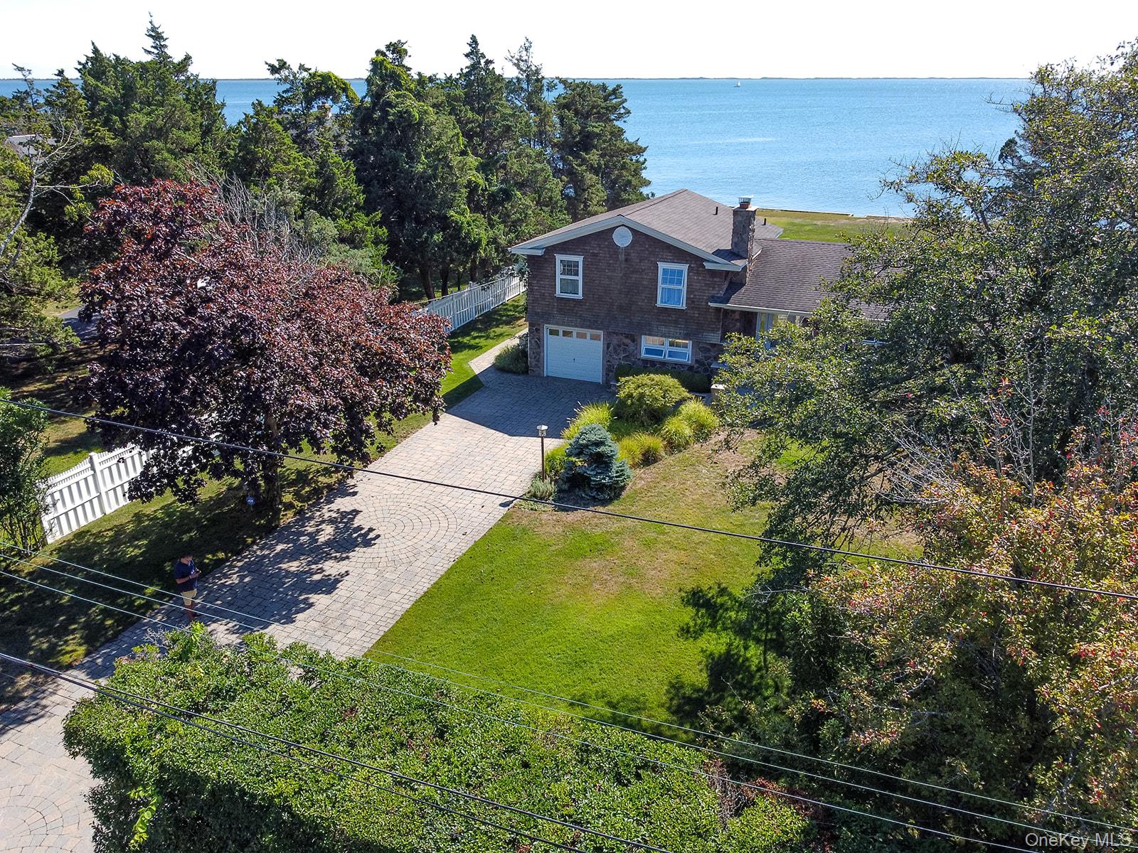 8 Bay Road — photo