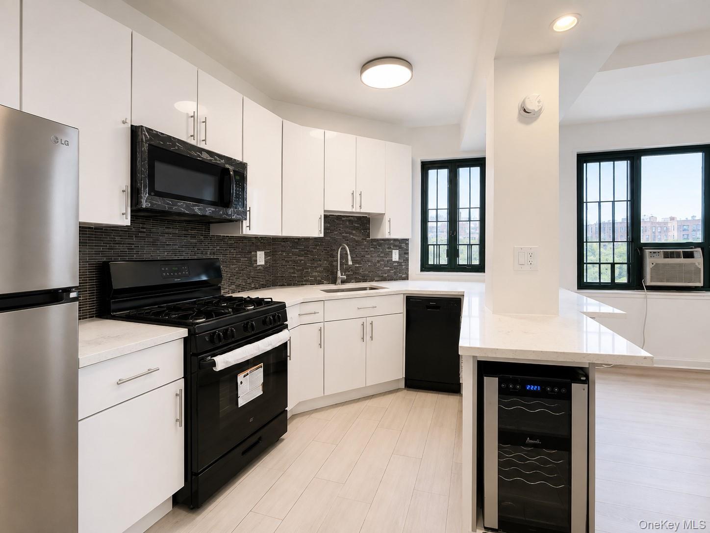 1594 Unionport Road 3H — photo