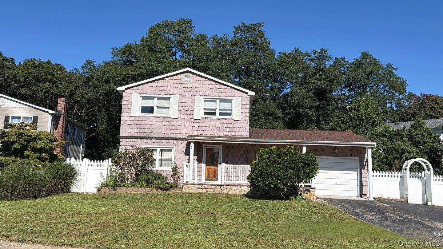 32 Sylvia Circle — photo