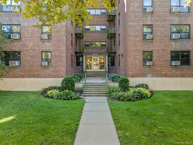 211-02 73rd Avenue 1H — photo