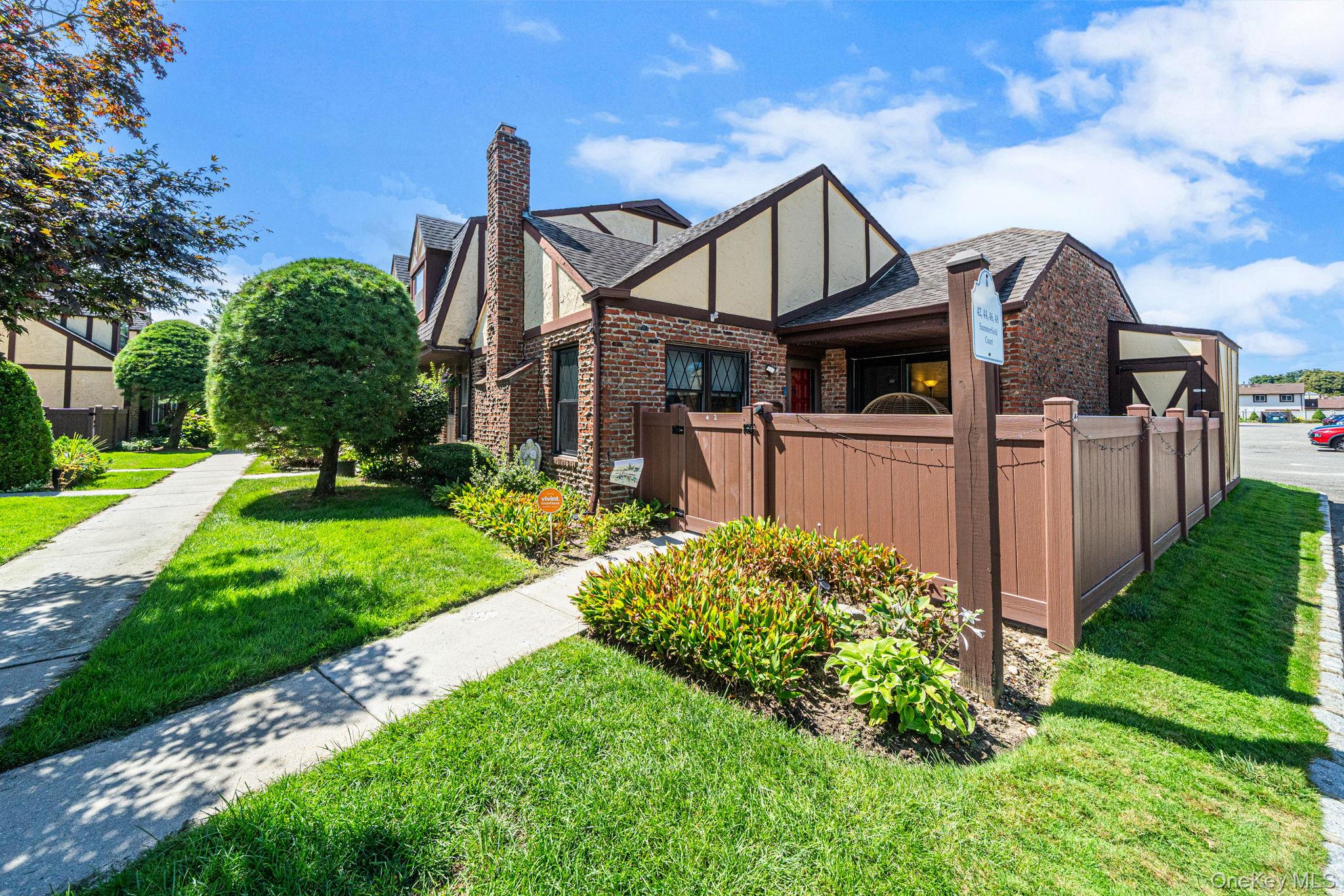 42 Summerfield Court — photo