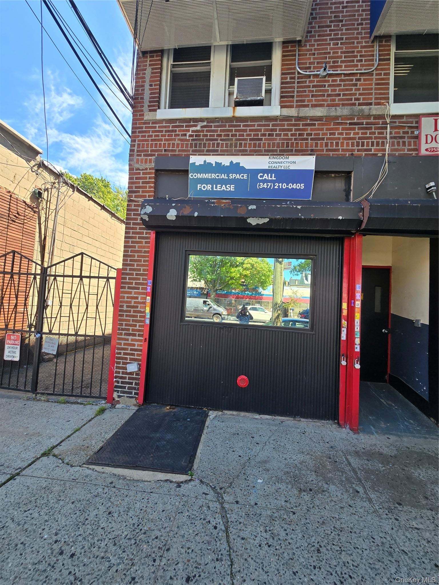 3958 Bronxwood Avenue — photo