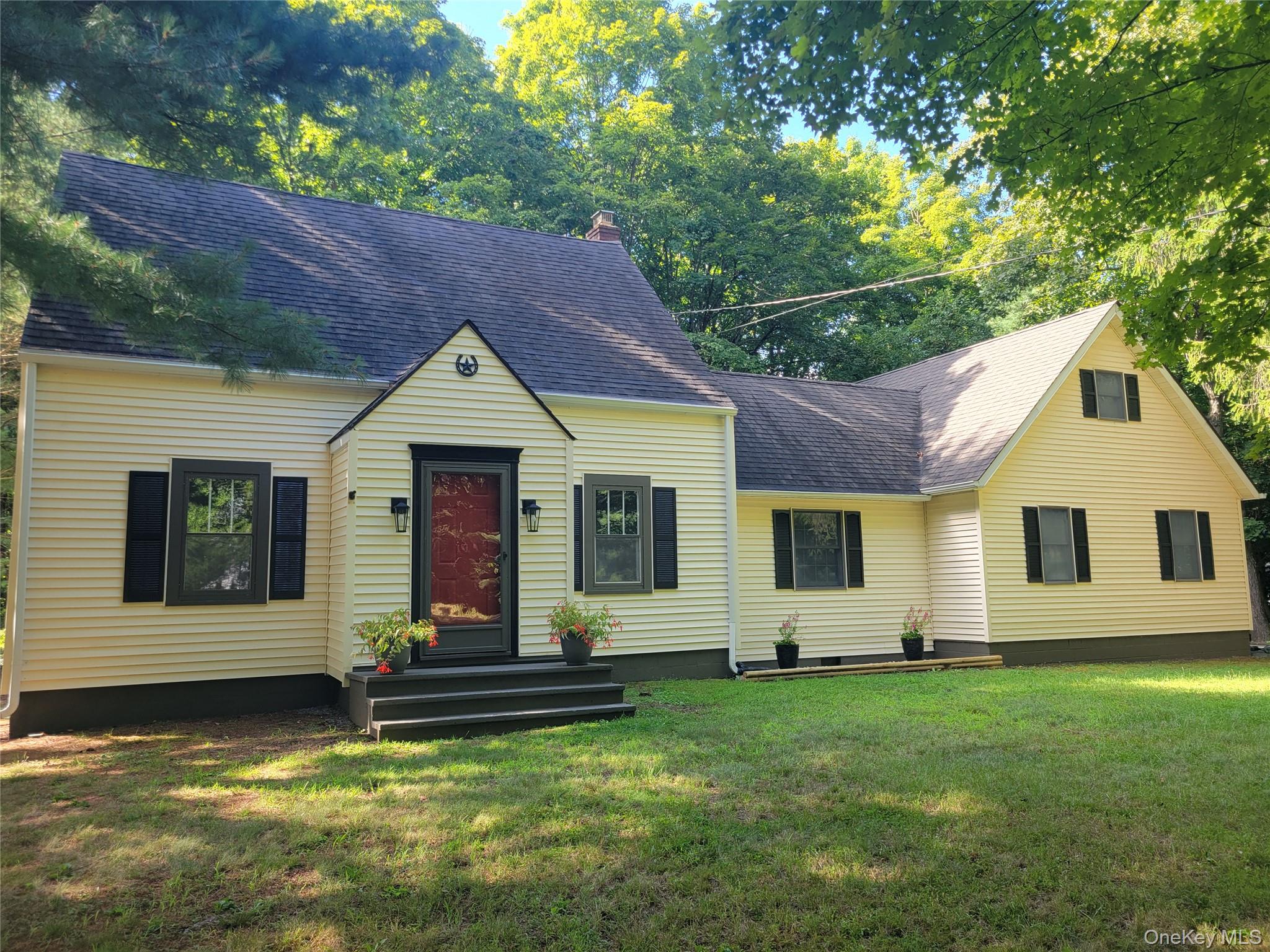 1078 Salt Point Turnpike — photo