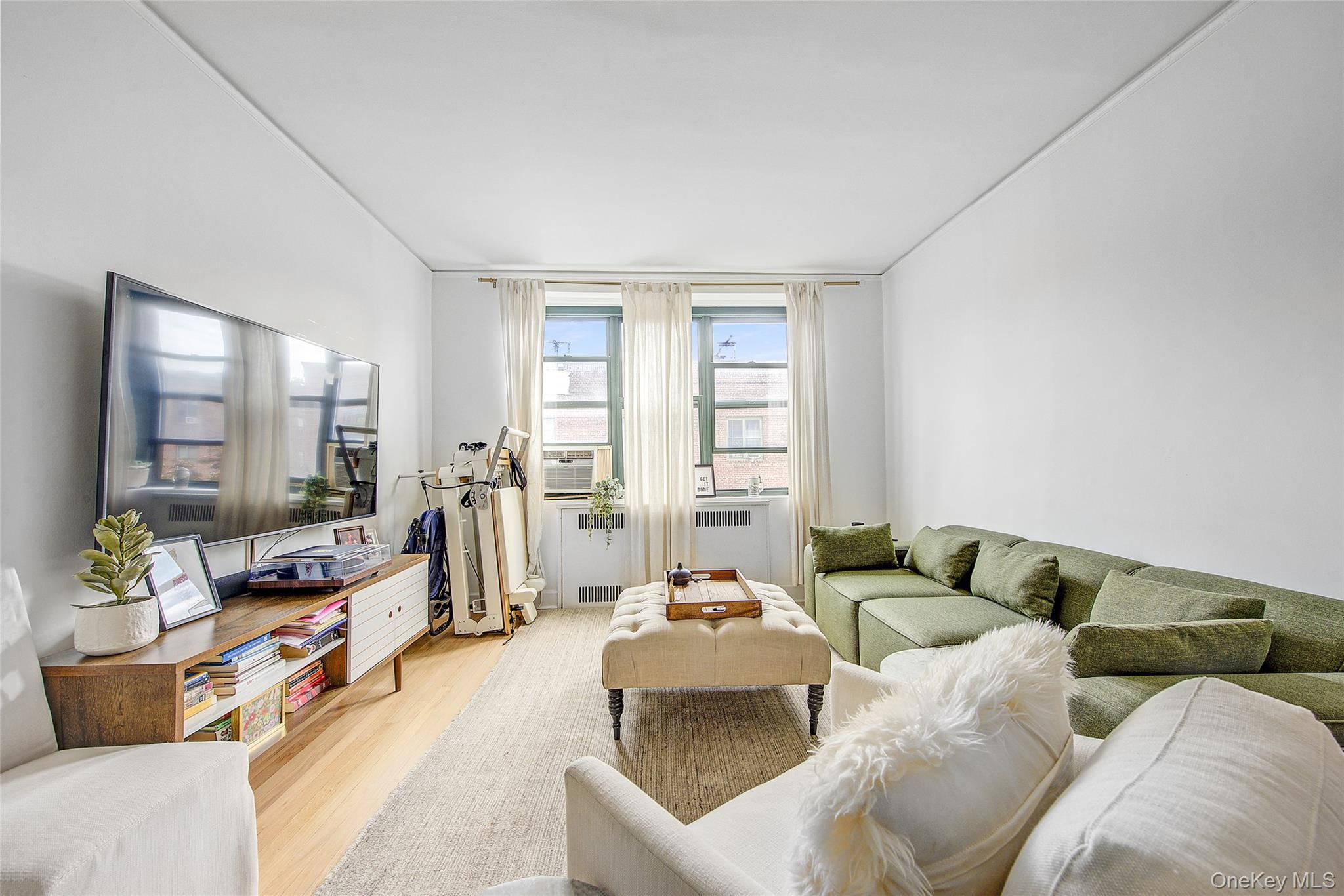 34-21 78th Street 6B — photo