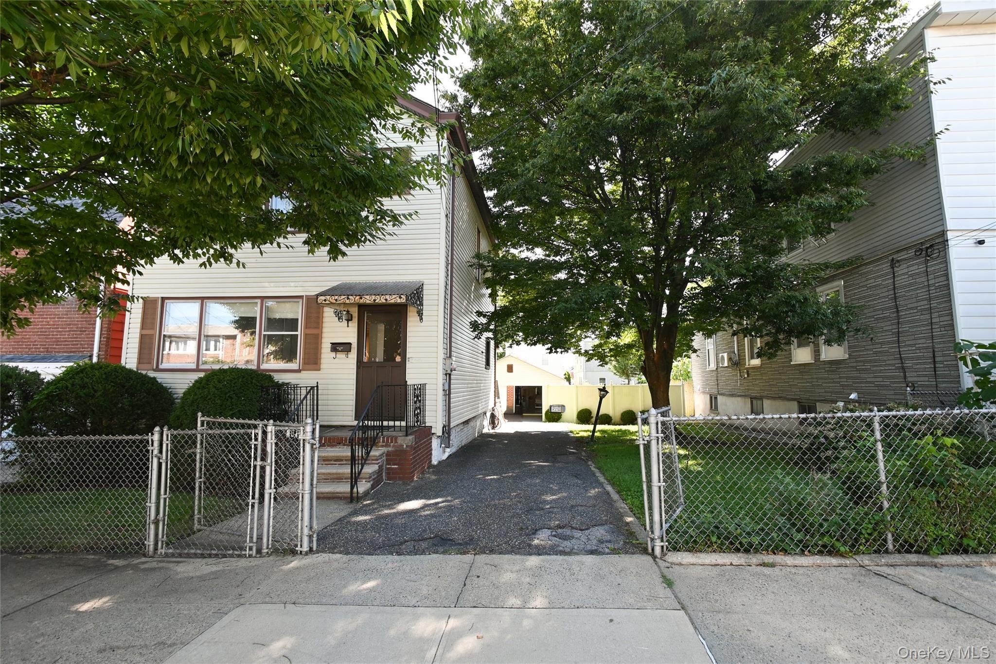 1313 126th Street — photo
