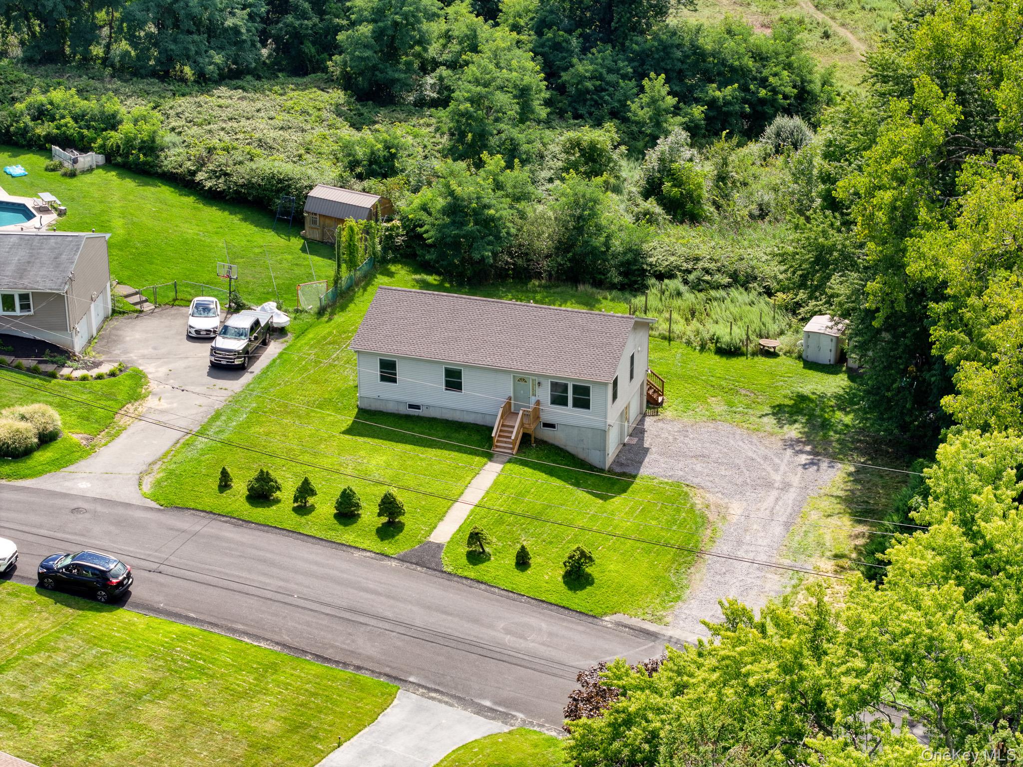 200 Doris Street — photo