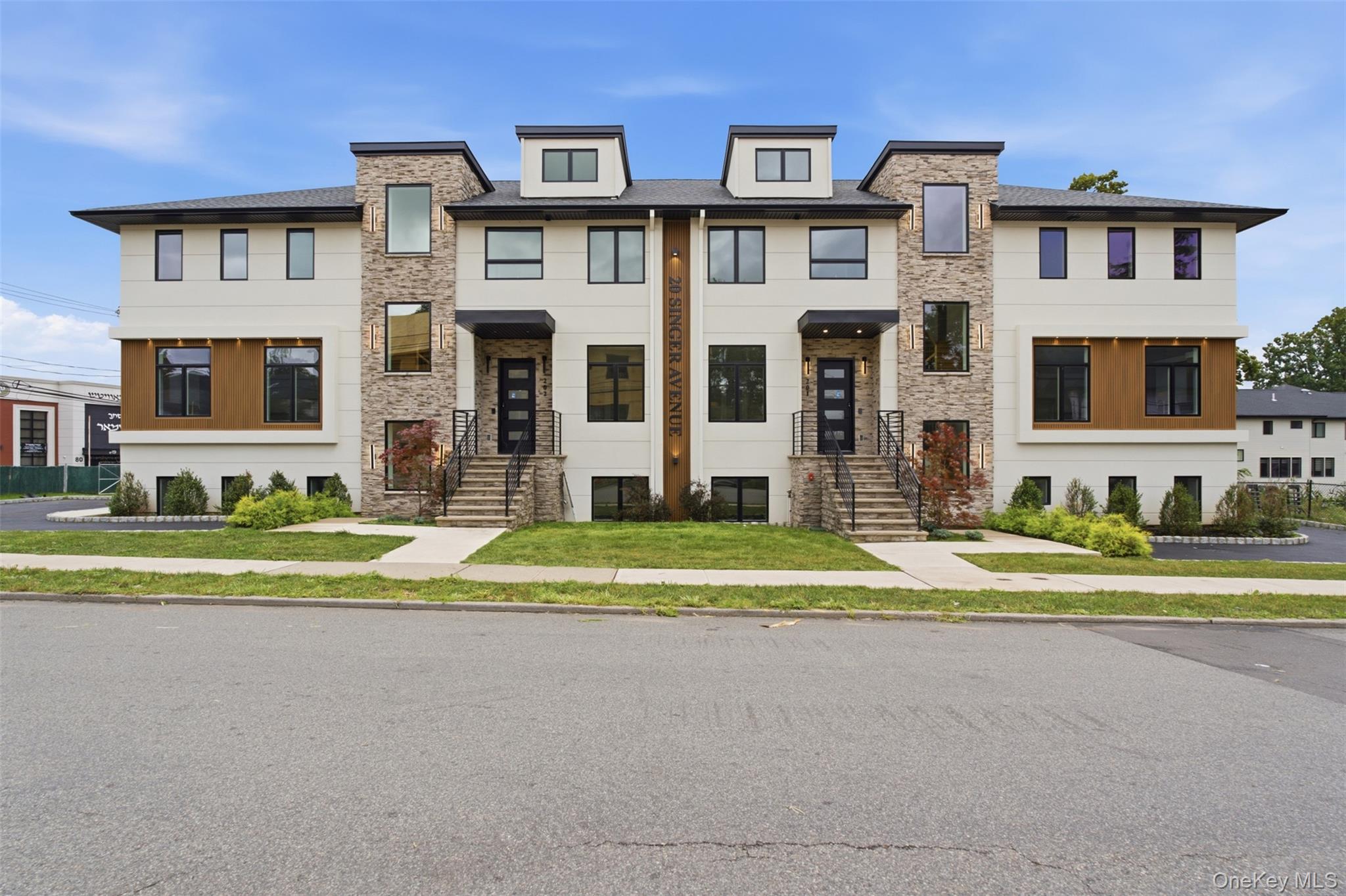 20 Singer Avenue 202 — photo