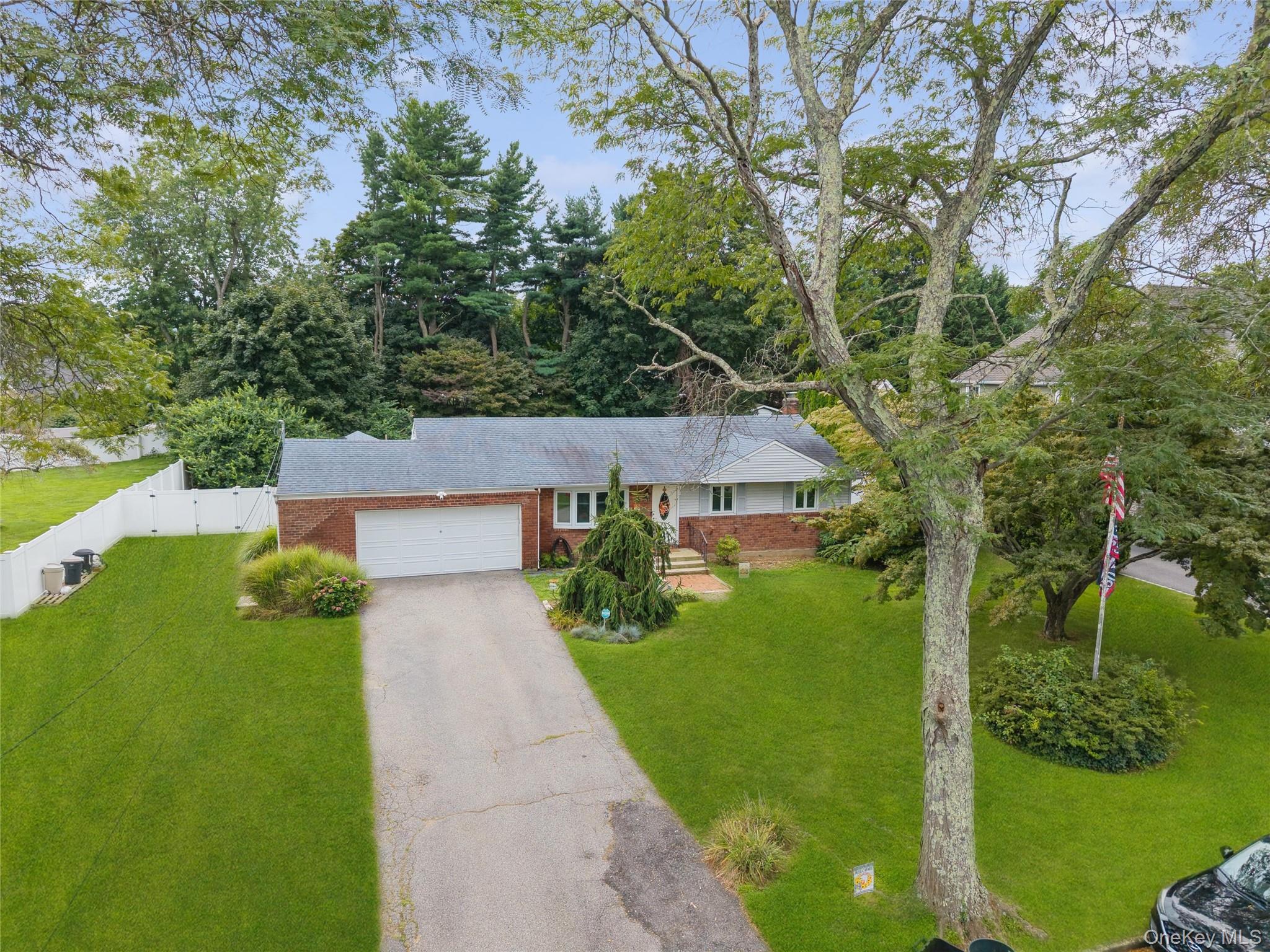 31 Ketay Drive N — photo