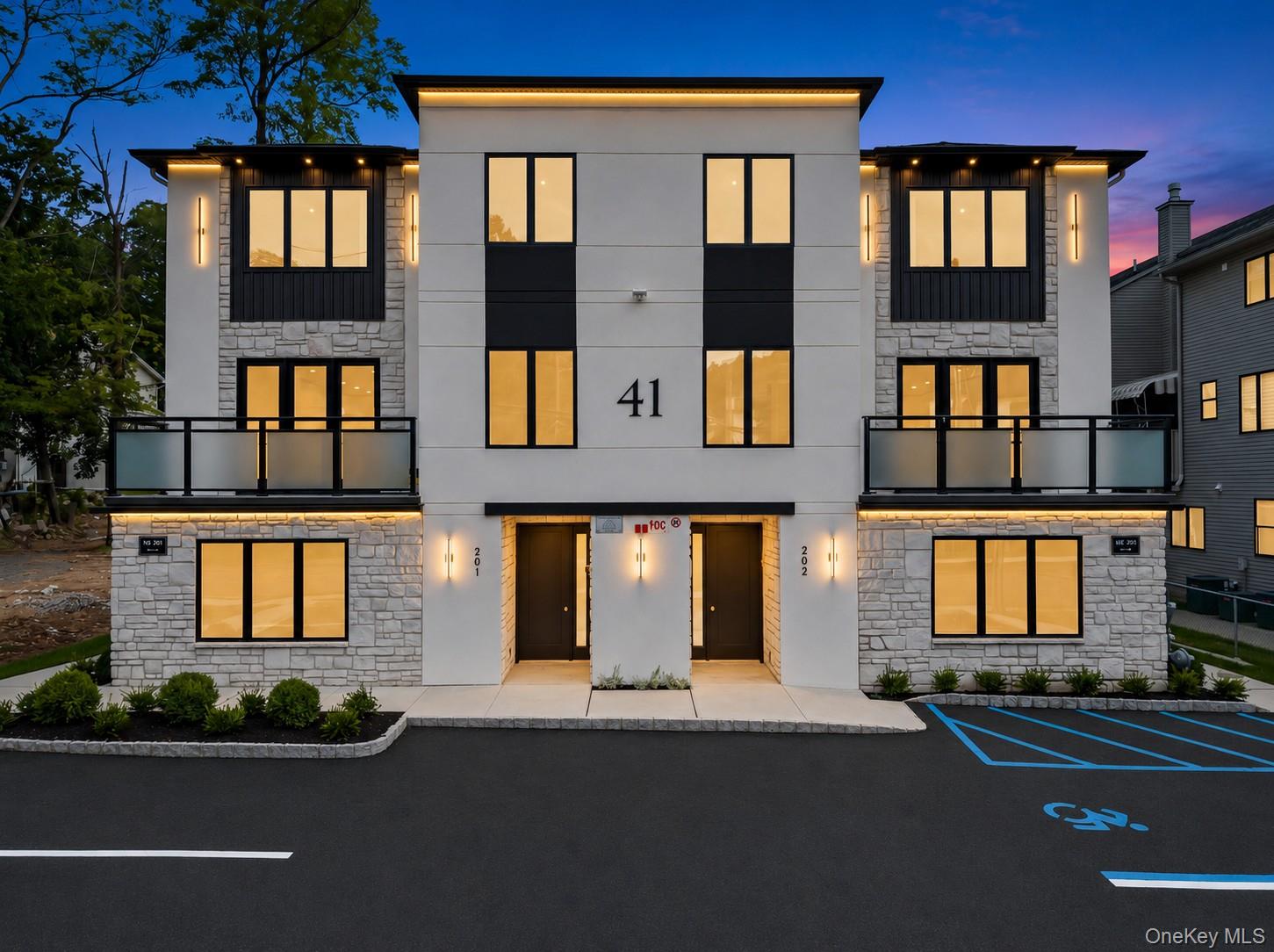 41 Saddle River Road 111 — photo
