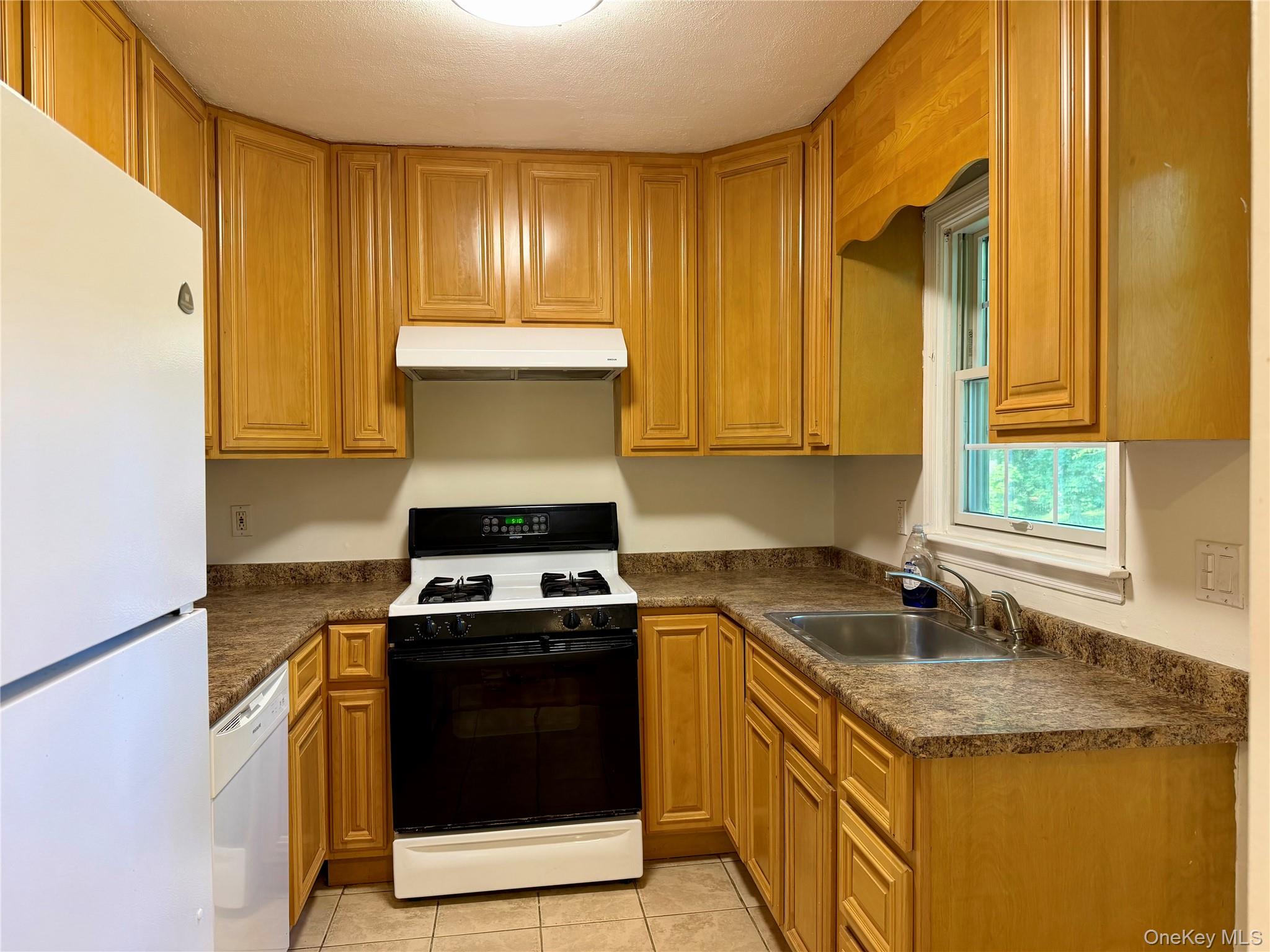 7 Gables Court — photo