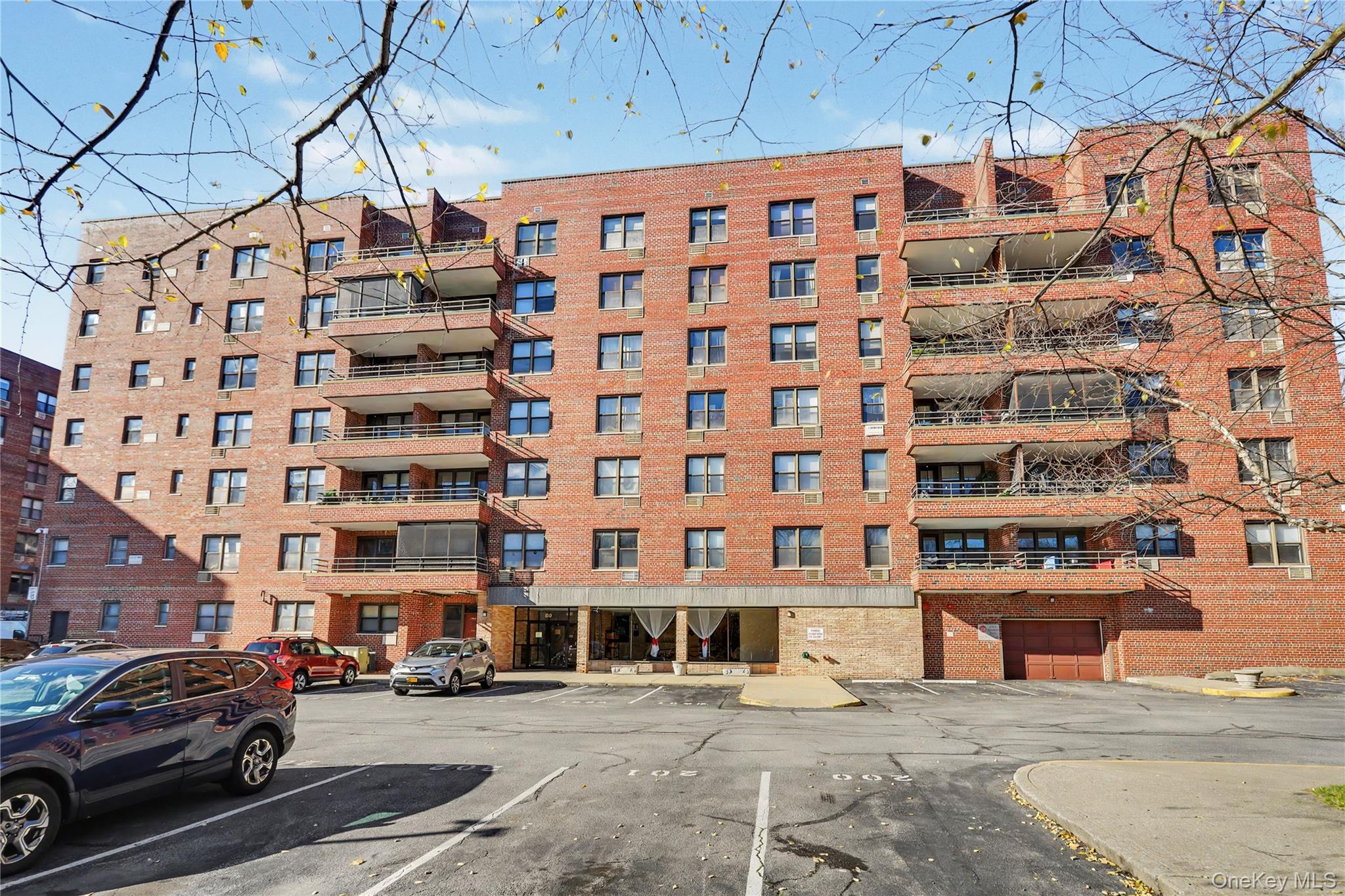 60 Barker 323 — photo
