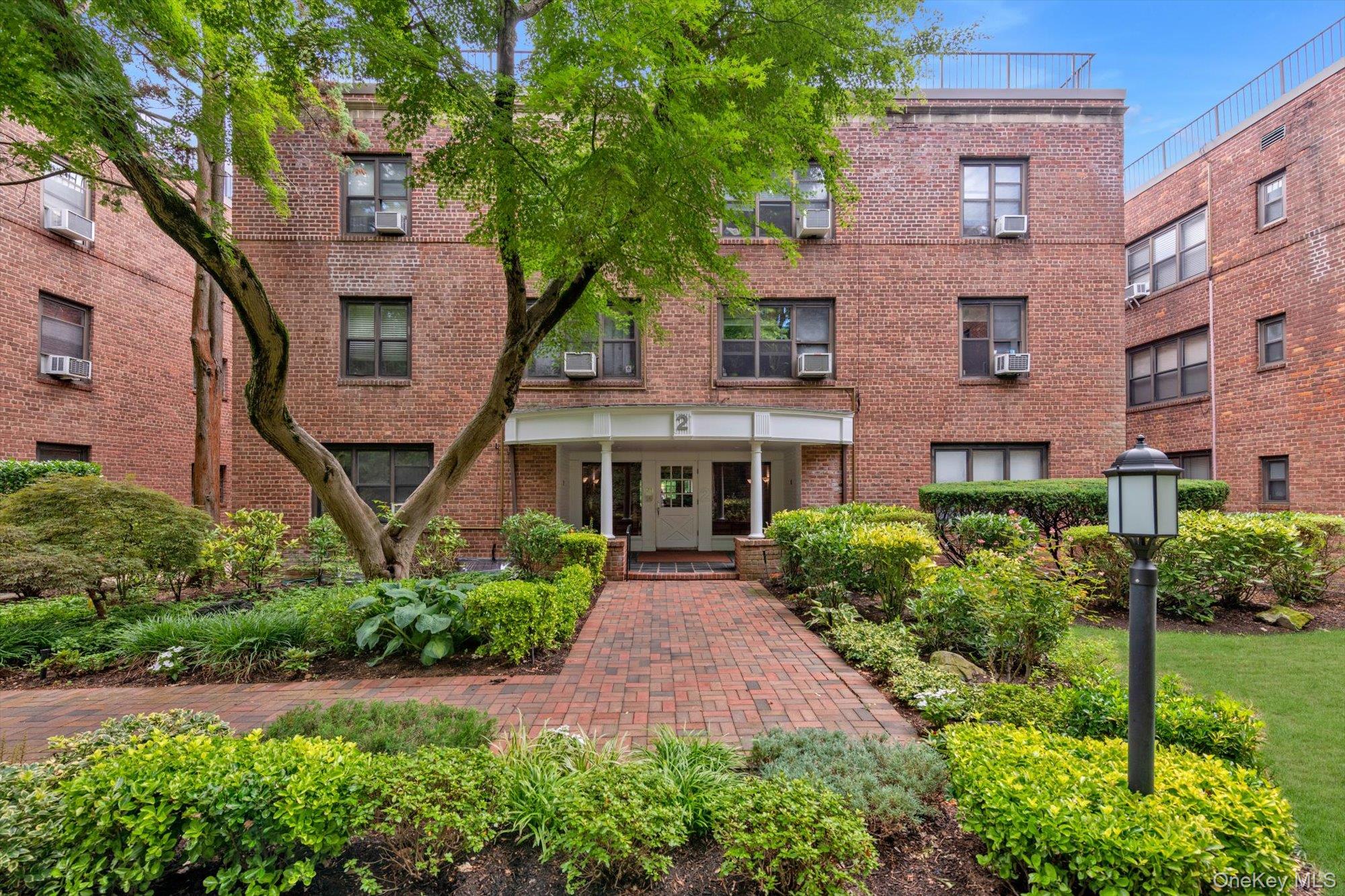 2 Townhouse Place 3N — photo