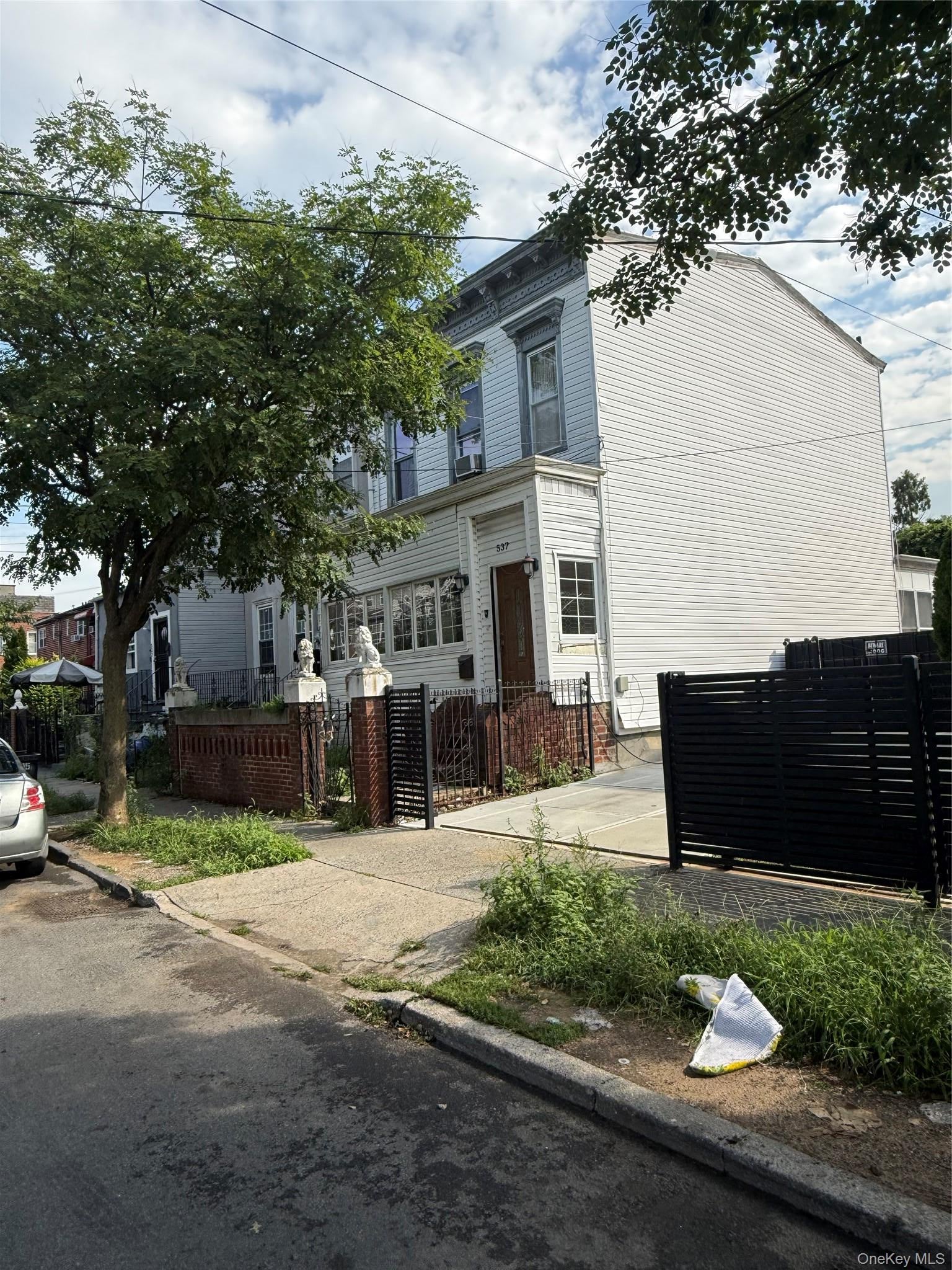 537 Jerome Street — photo