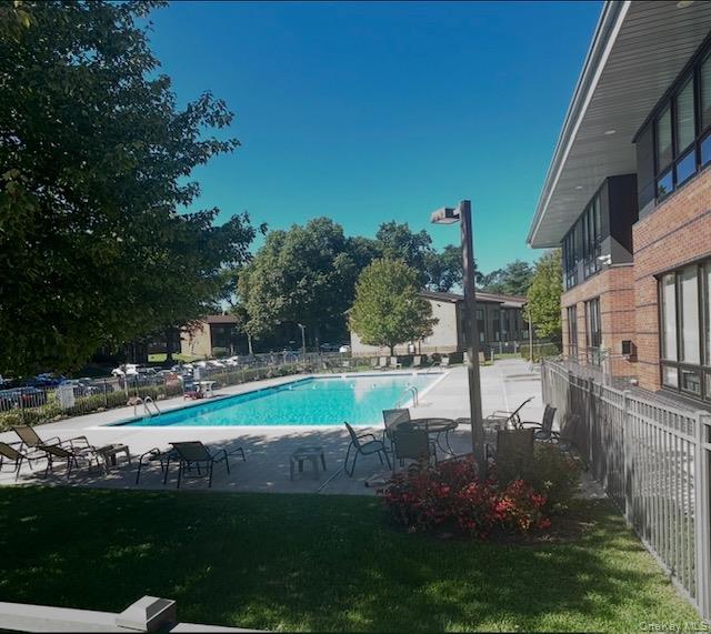 16 Brevoort Drive 2D — photo