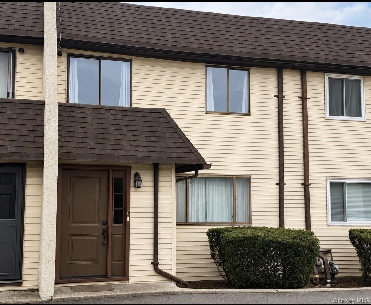 88 E Valley Stream Boulevard 6 — photo