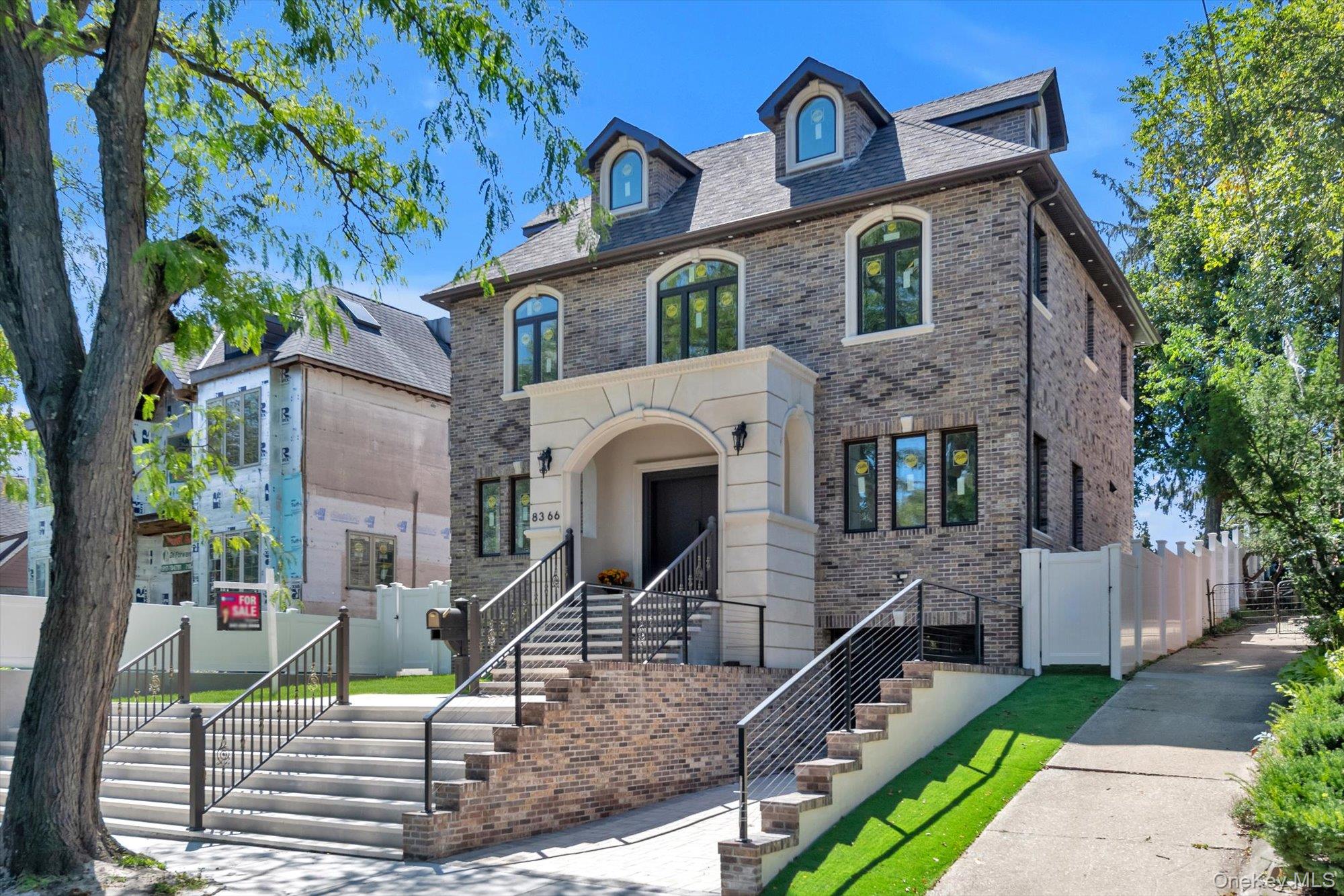 8366 Charlecote Ridge — photo